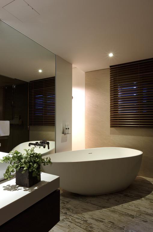 H Hotel
