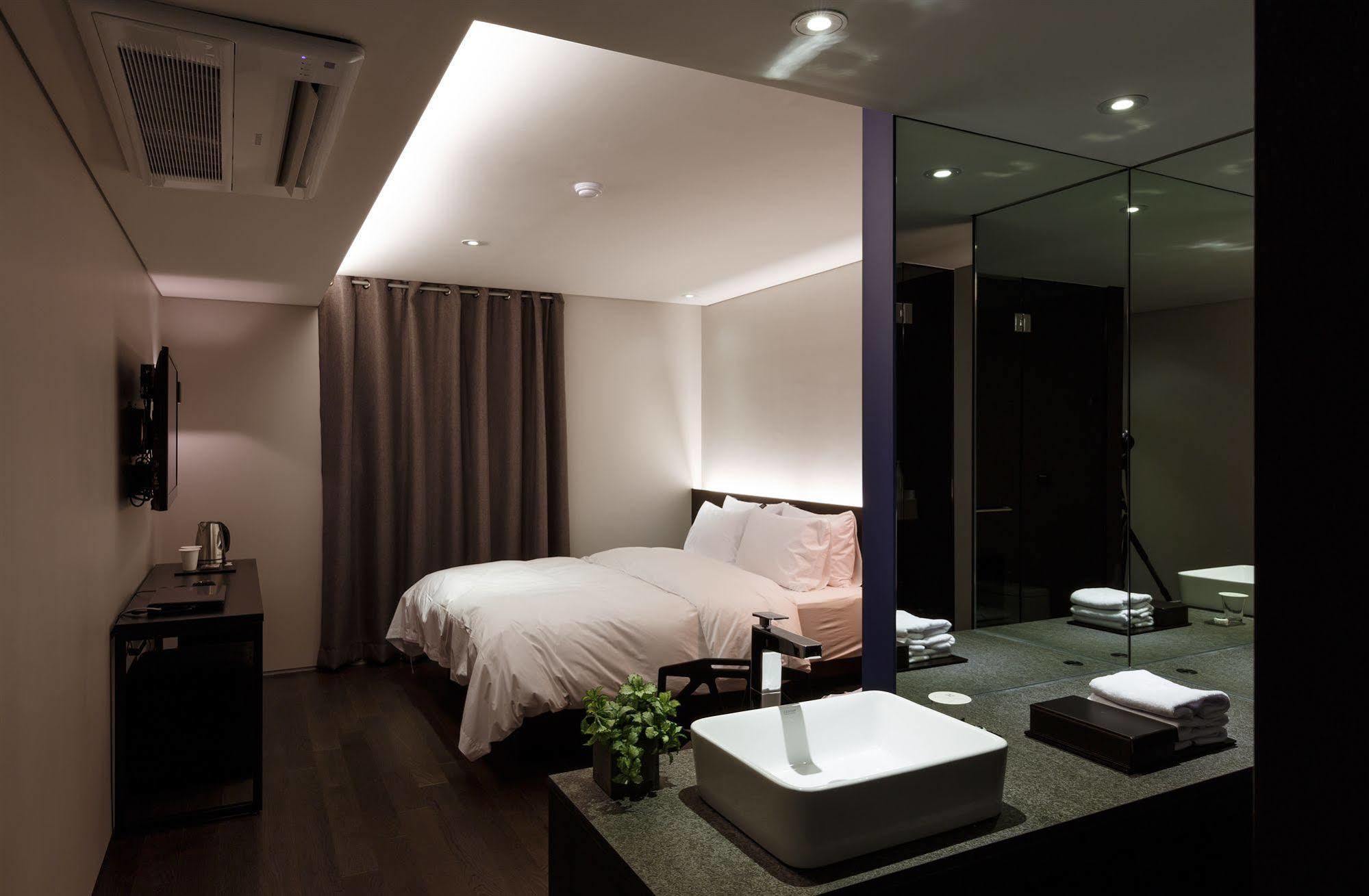 H Seoul