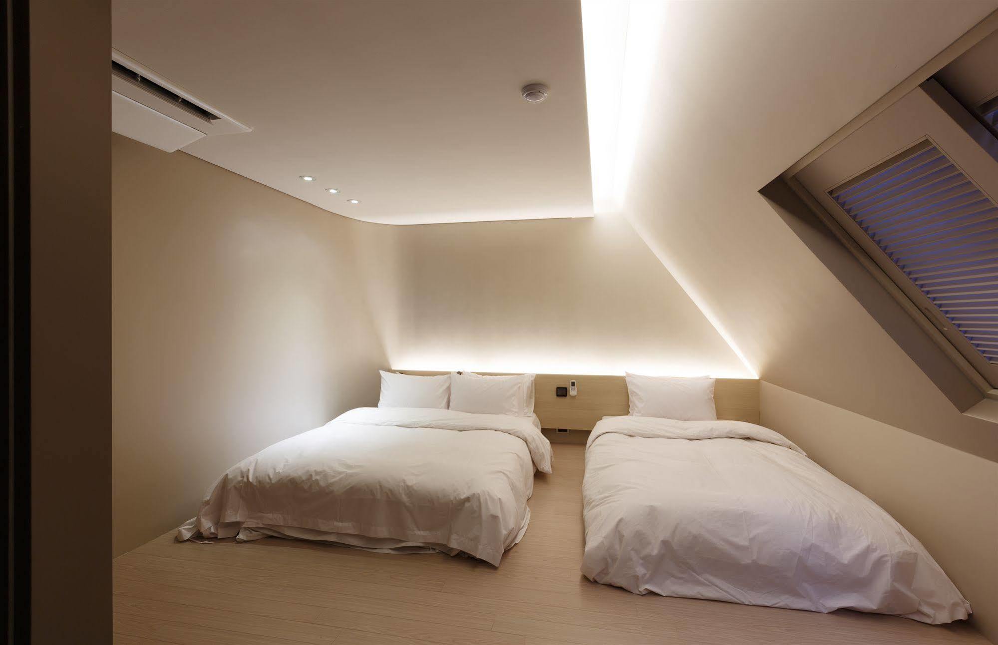 H Hotel