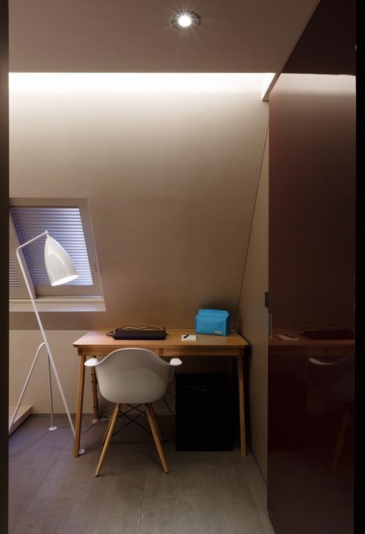 Hotel H