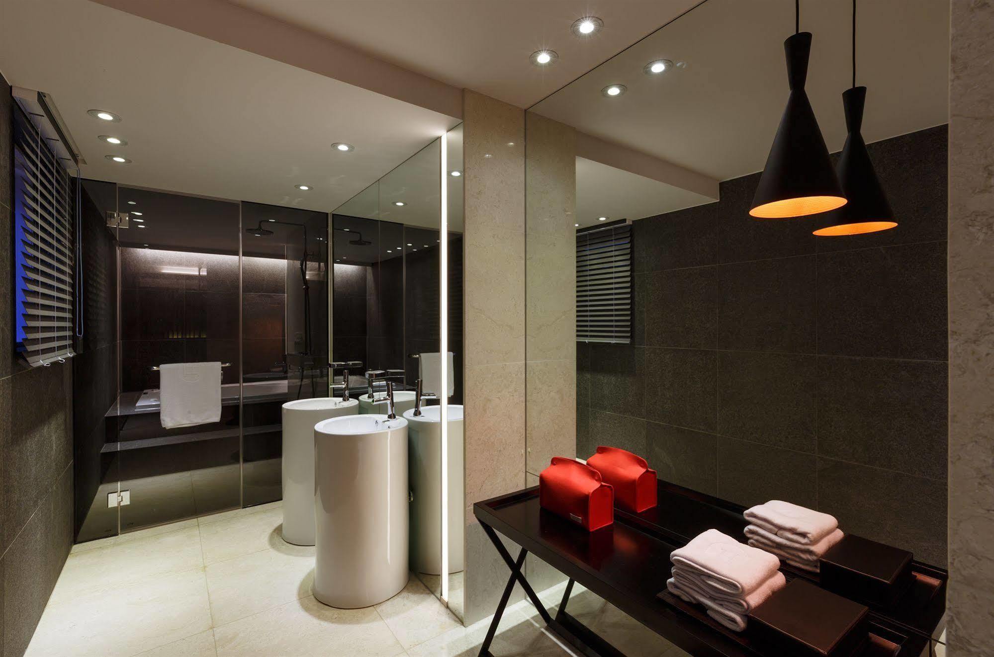 H Hotel