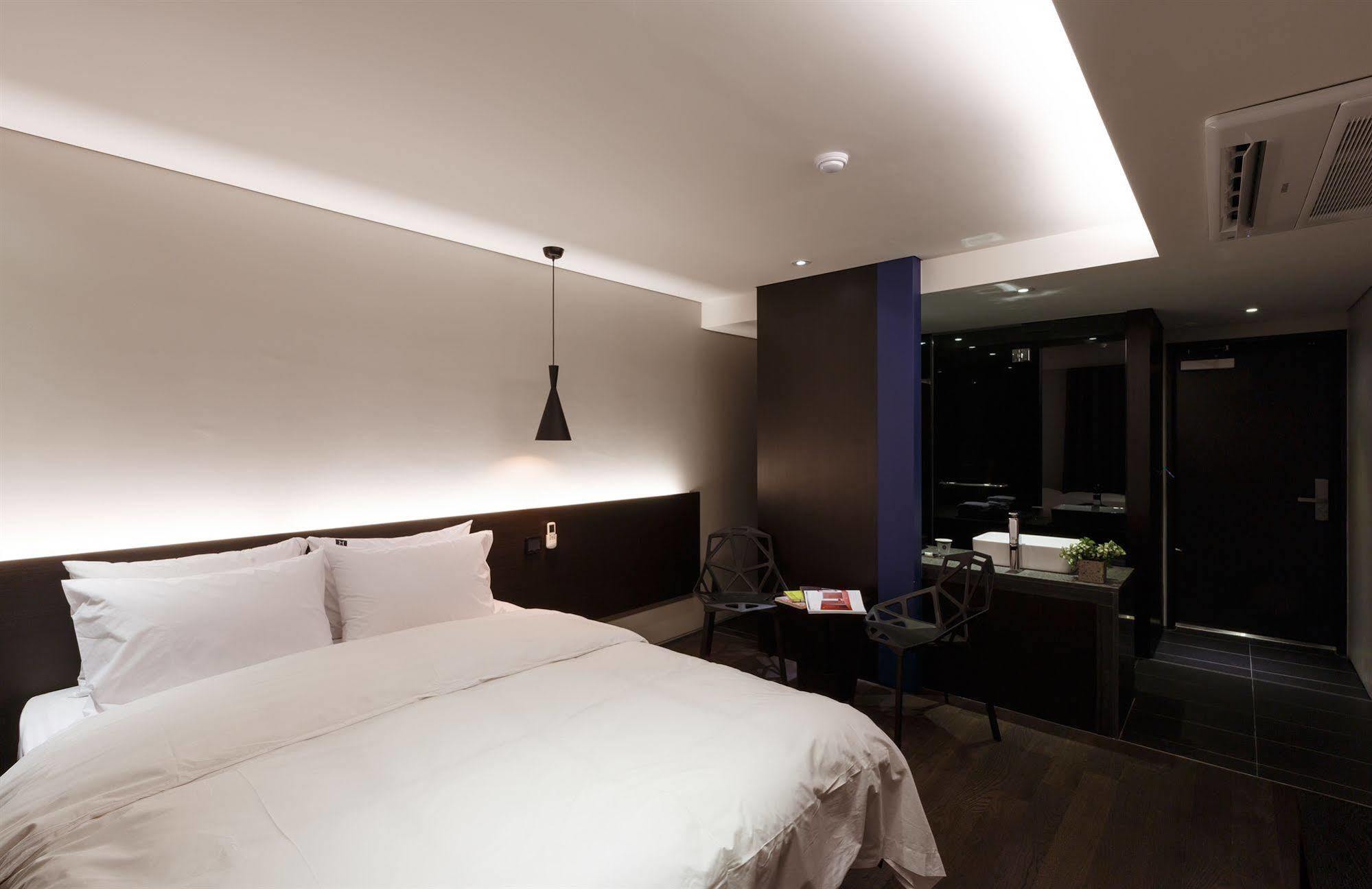 H Hotel 2*