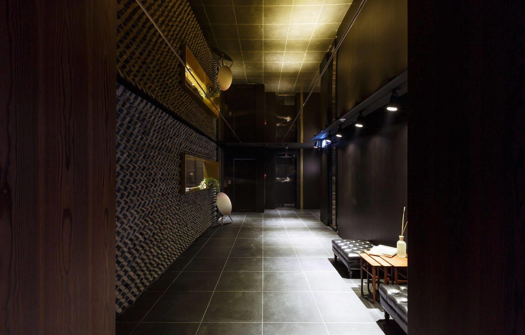 H Hotel 2*